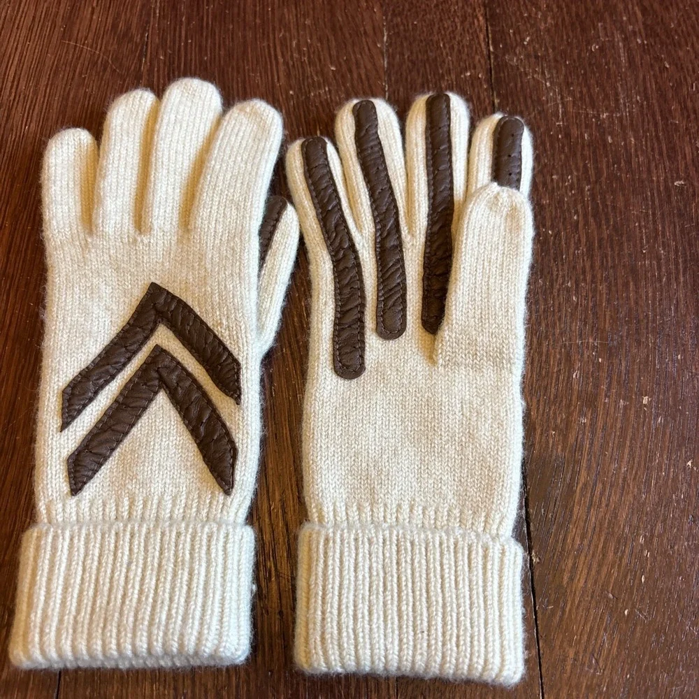 Isotoner Women's Classic Knit Gloves One Size Cream w/Mink Trim Vintage - Picture 2 of 4